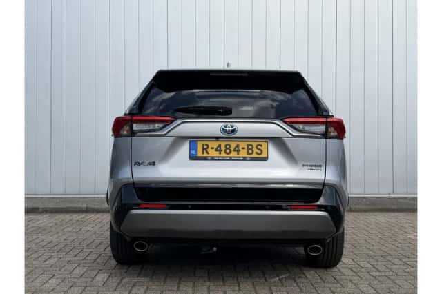 Toyota RAV4 (2021) thumbnail 5