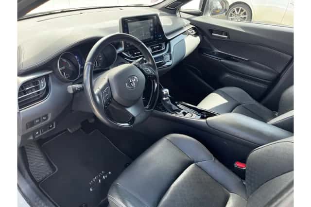 Toyota C-HR (2019) thumbnail 6