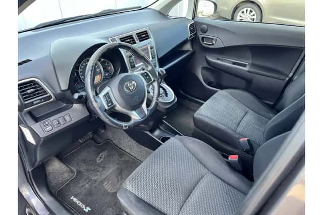 Toyota Verso-S (2012) thumbnail 6