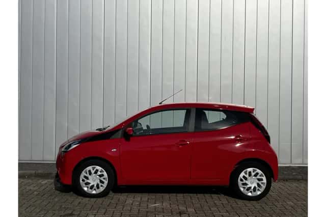 Toyota Aygo (2021) thumbnail 2