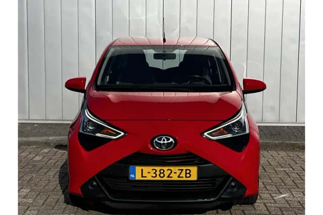 Toyota Aygo (2021) thumbnail 3