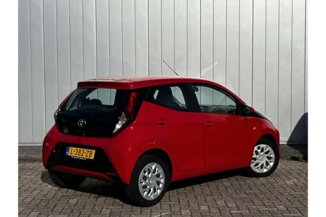 Toyota Aygo (2021) thumbnail 4