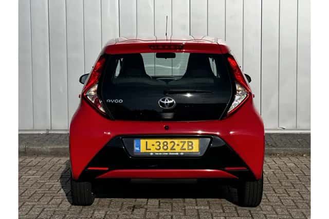 Toyota Aygo (2021) thumbnail 5