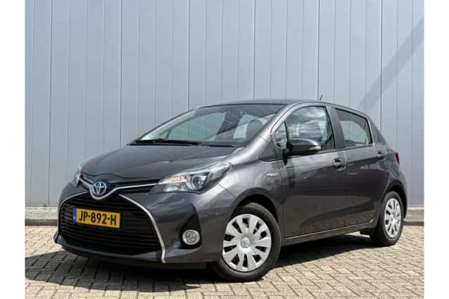 Toyota Yaris (2015) thumbnail 1
