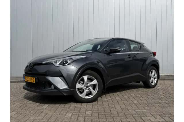 Toyota C-HR (2017) thumbnail 1