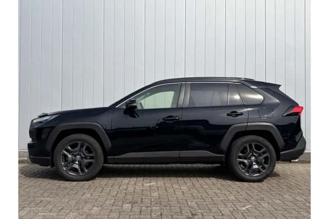 Toyota RAV4 (2023) thumbnail 2