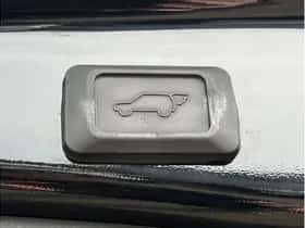 Toyota RAV4 (2023) thumbnail 17
