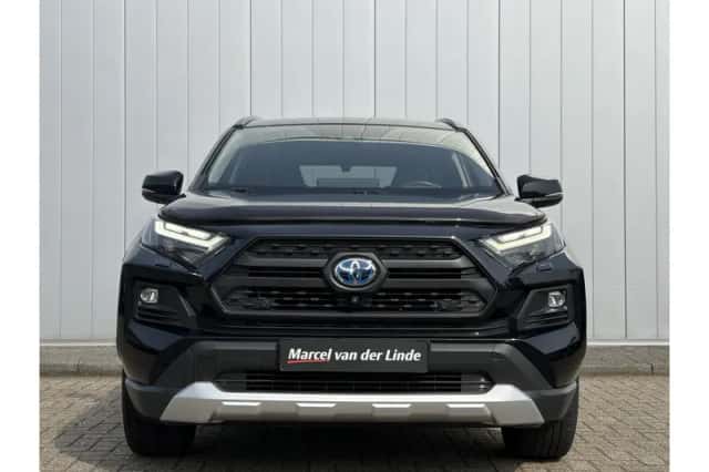 Toyota RAV4 (2023) thumbnail 4