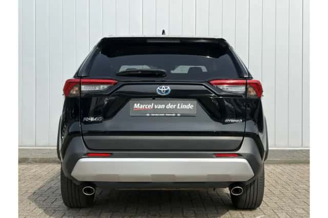 Toyota RAV4 (2023) thumbnail 5