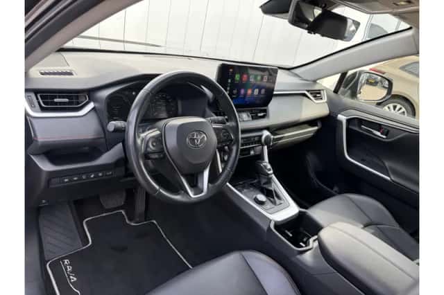 Toyota RAV4 (2023) thumbnail 6