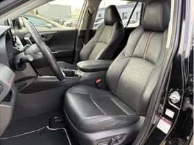 Toyota RAV4 (2023) thumbnail 8