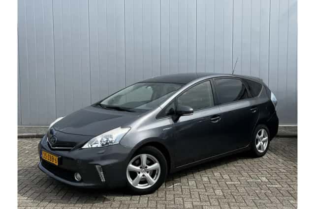 Toyota Prius (2012) thumbnail 1