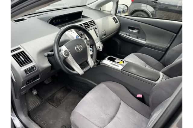 Toyota Prius (2012) thumbnail 6