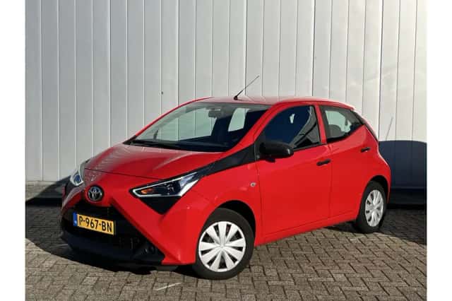 Toyota Aygo (2022) thumbnail 1