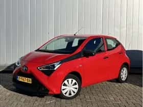 Toyota Aygo (2022) thumbnail 1
