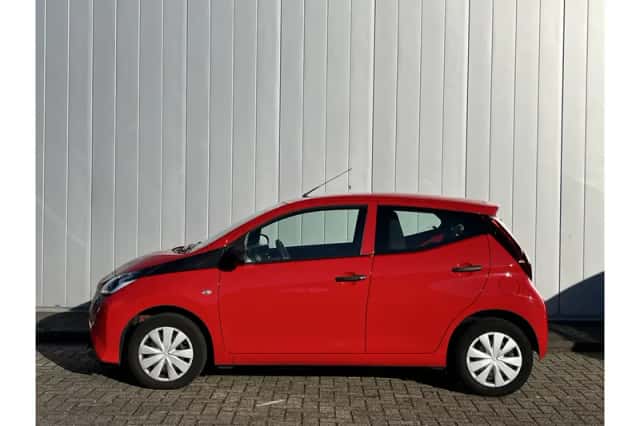Toyota Aygo (2022) thumbnail 2