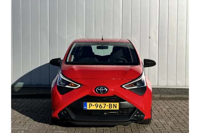 Toyota Aygo (2022) thumbnail 3