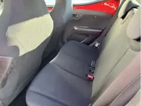 Toyota Aygo (2022) thumbnail 8