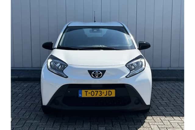 Toyota Aygo X (2023) thumbnail 2