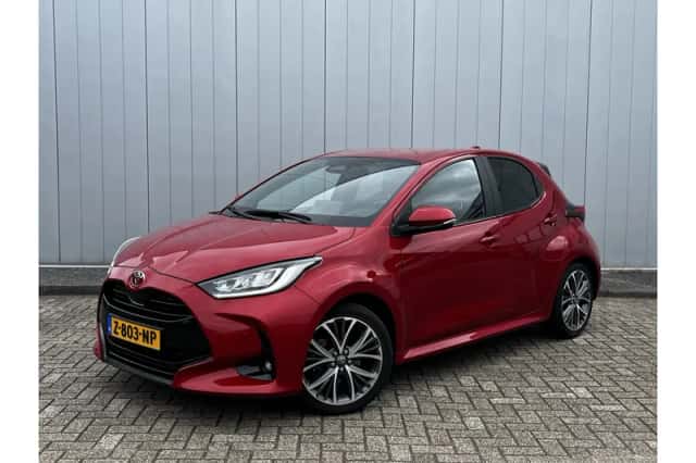 Toyota Yaris (2024) thumbnail 1