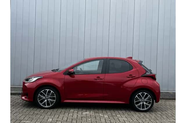 Toyota Yaris (2024) thumbnail 2