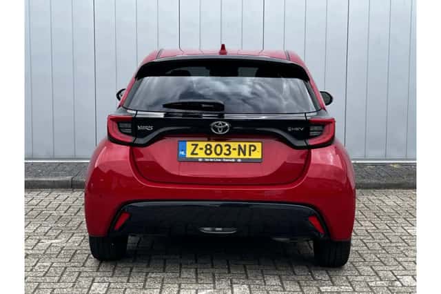 Toyota Yaris (2024) thumbnail 5