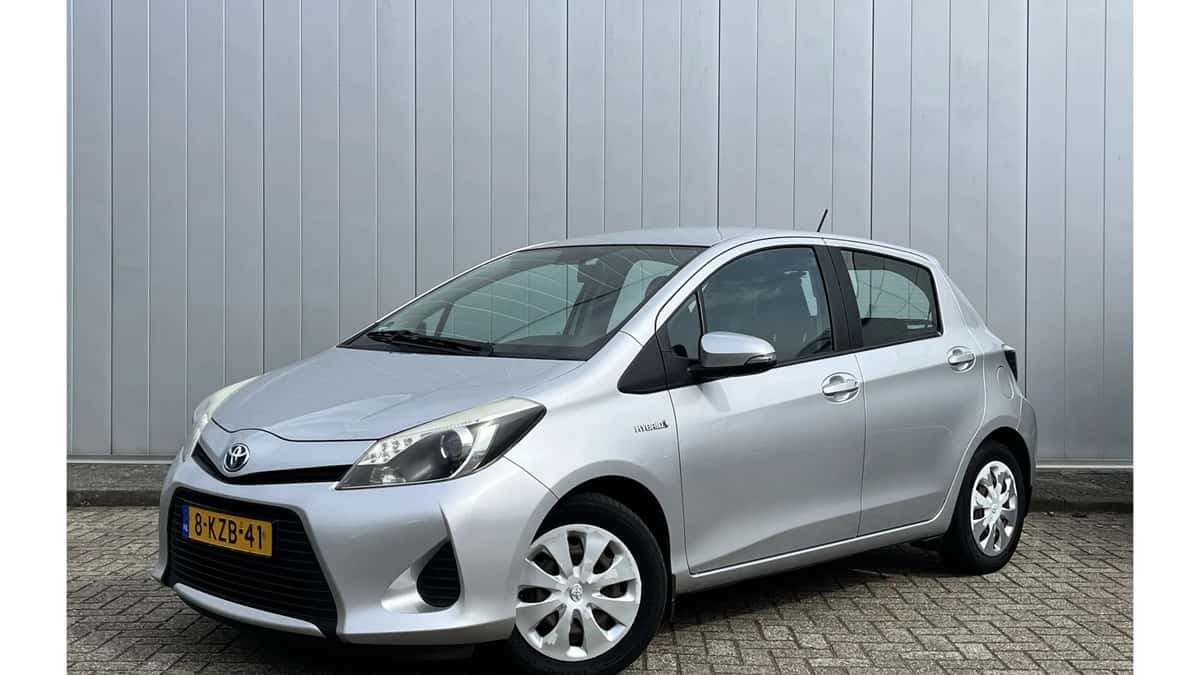 Toyota Yaris (2013) — foto 1