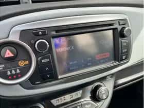 Toyota Yaris (2013) thumbnail 12