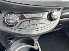 Toyota Yaris (2013) thumbnail 14
