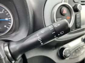 Toyota Yaris (2013) thumbnail 17