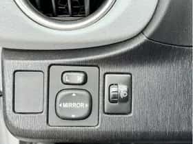 Toyota Yaris (2013) thumbnail 22