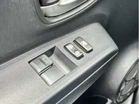 Toyota Yaris (2013) thumbnail 23