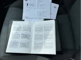 Toyota Yaris (2013) thumbnail 25