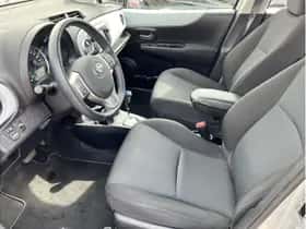 Toyota Yaris (2013) thumbnail 7