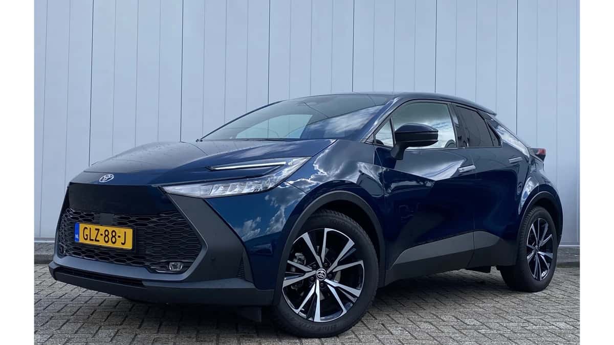 Toyota C-HR (2024) — foto 1