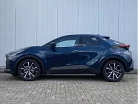 Toyota C-HR (2024) thumbnail 2