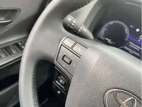 Toyota C-HR (2024) thumbnail 16