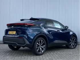 Toyota C-HR (2024) thumbnail 3