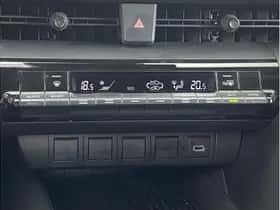 Toyota C-HR (2024) thumbnail 21