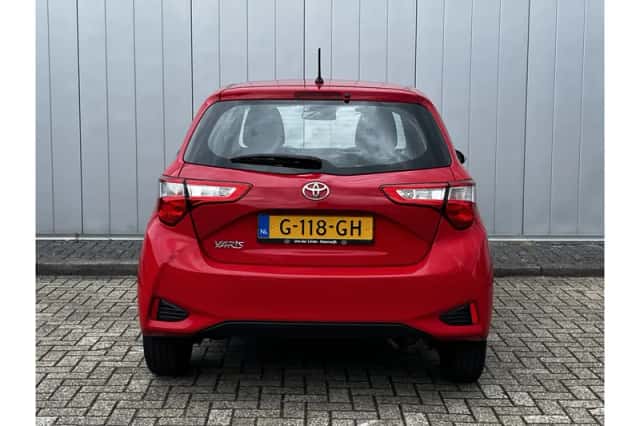 Toyota Yaris (2019) thumbnail 5