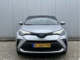 Toyota C-HR (2022) thumbnail 2