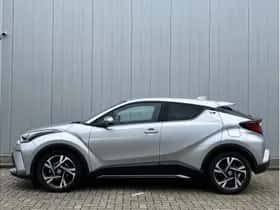 Toyota C-HR (2022) thumbnail 3