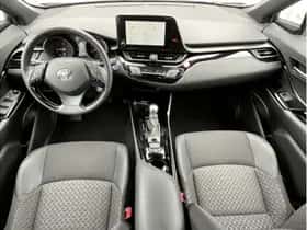 Toyota C-HR (2022) thumbnail 7