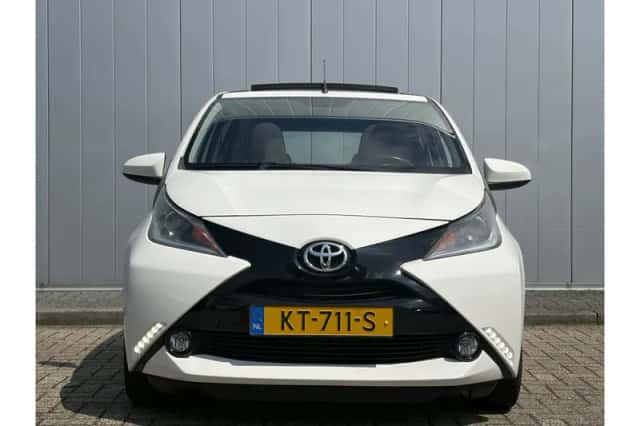 Toyota Aygo (2016) thumbnail 4