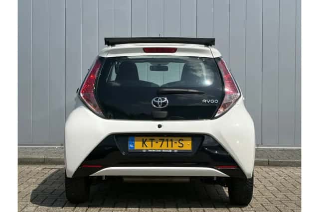 Toyota Aygo (2016) thumbnail 5