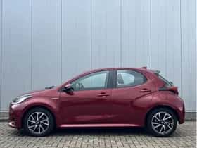 Toyota Yaris (2021) thumbnail 2