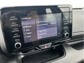 Toyota Yaris (2021) thumbnail 13