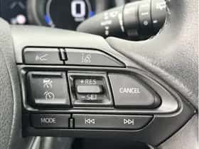 Toyota Yaris (2021) thumbnail 18
