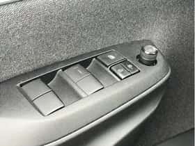 Toyota Yaris (2021) thumbnail 20