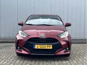 Toyota Yaris (2021) thumbnail 3